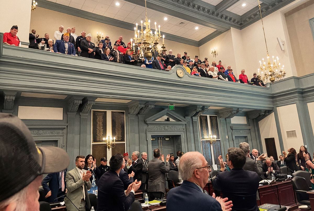 Delaware Legislators Applaud Veterans